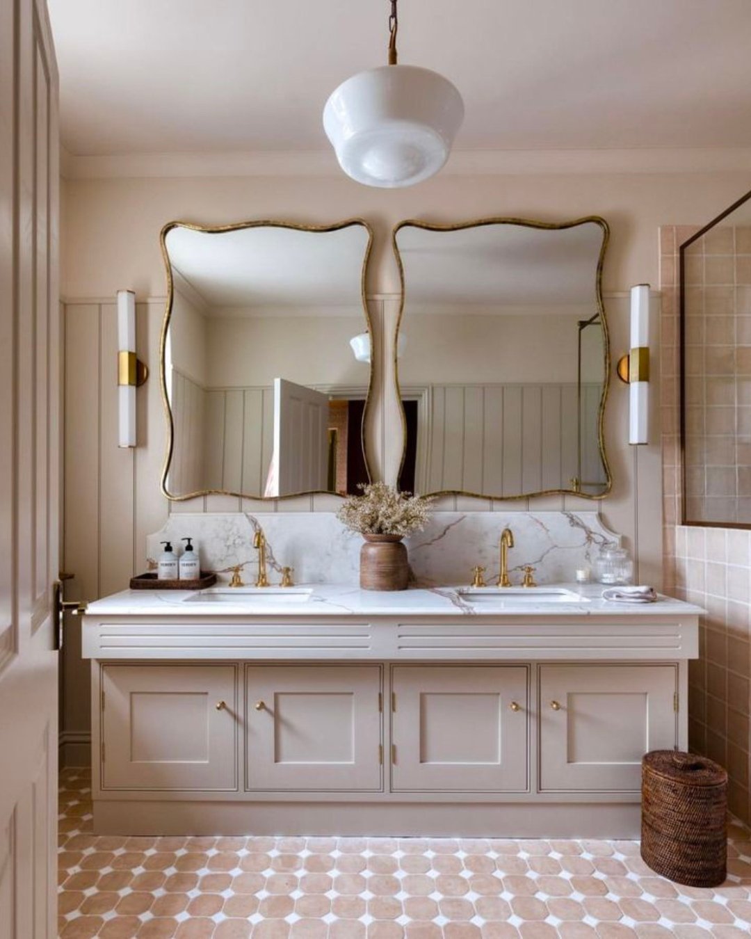 Classic Hollywood Glamour: